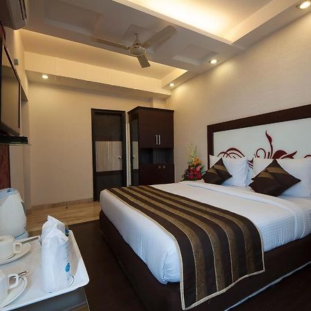 Pitrashish Grand And Premium Hotell Delhi  Eksteriør bilde