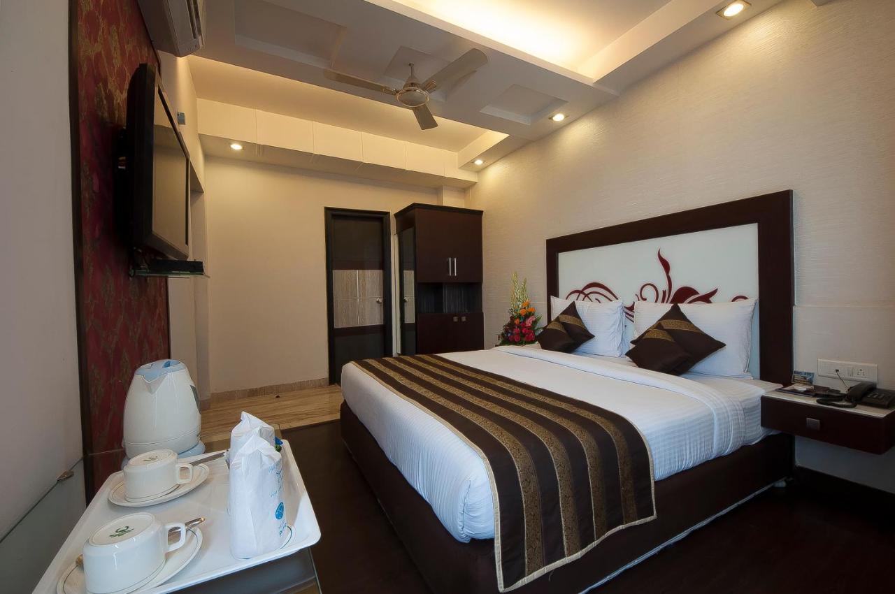 Pitrashish Grand And Premium Hotell Delhi  Eksteriør bilde