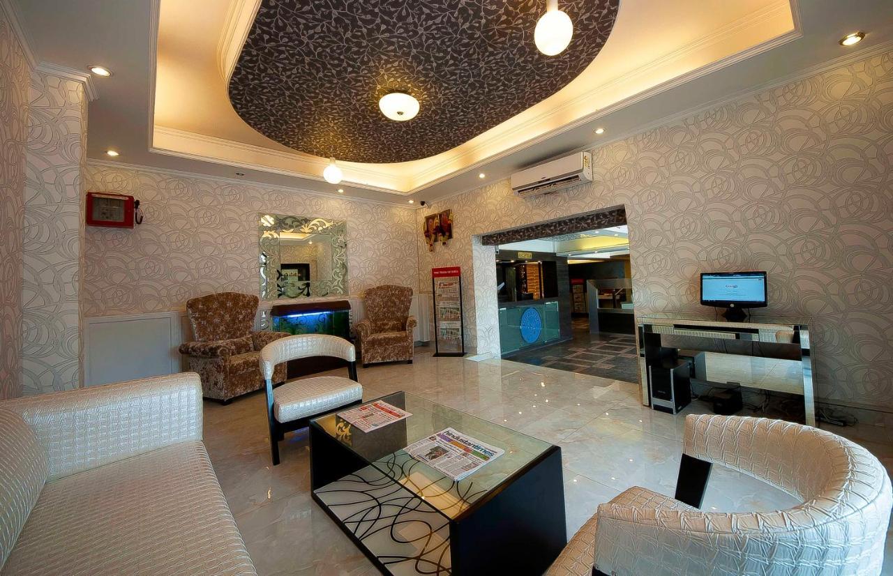 Pitrashish Grand And Premium Hotell Delhi  Eksteriør bilde