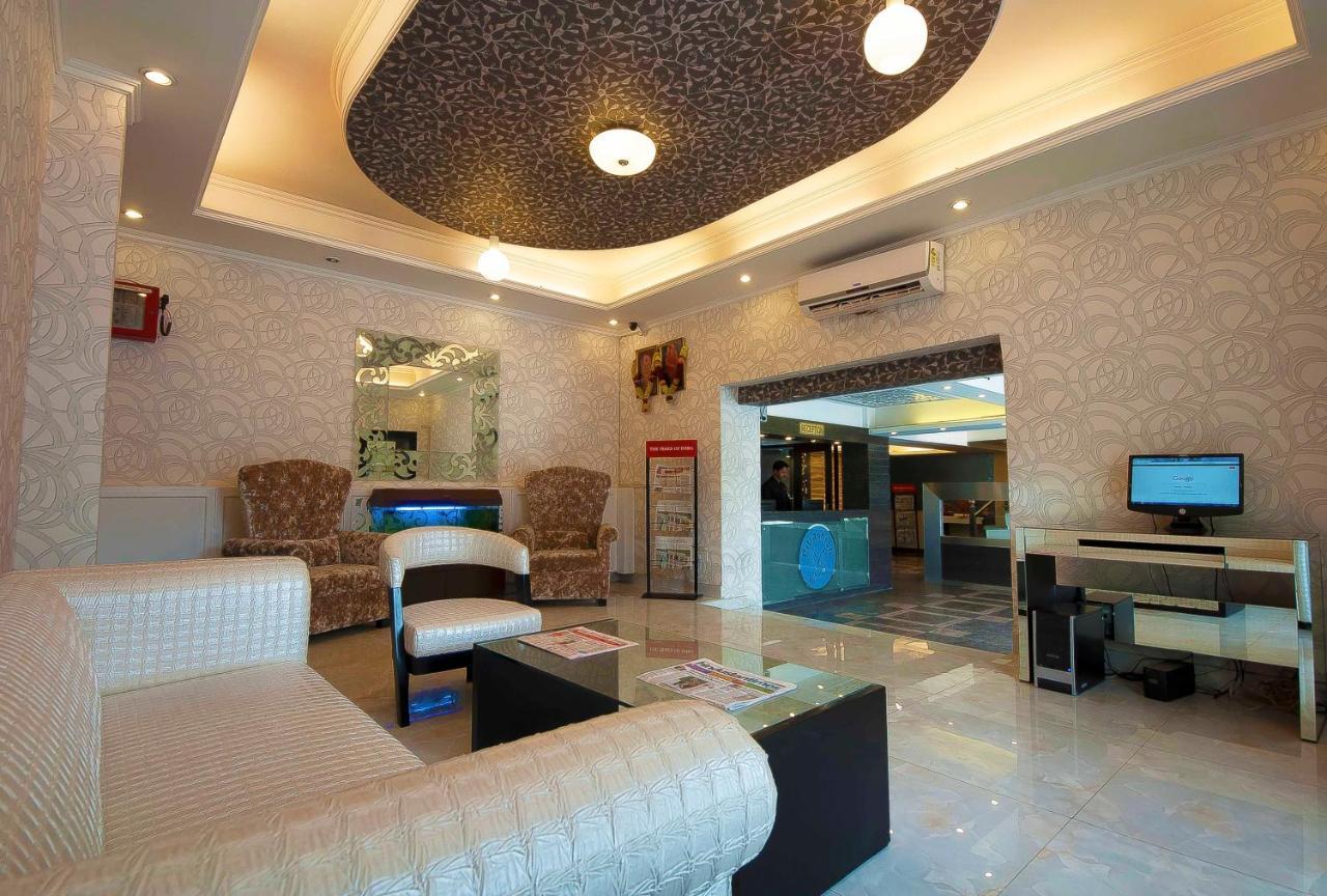 Pitrashish Grand And Premium Hotell Delhi  Eksteriør bilde
